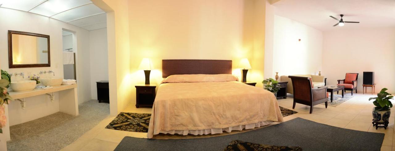Hotel Mejorada Merida Bagian luar foto