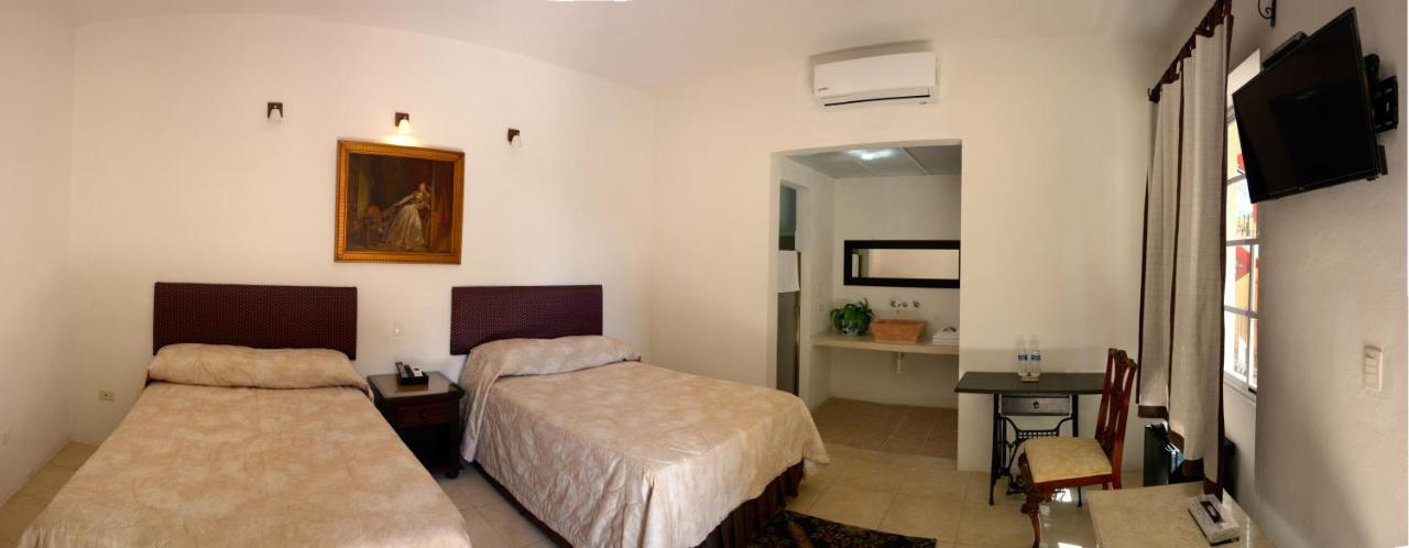 Hotel Mejorada Merida Bagian luar foto