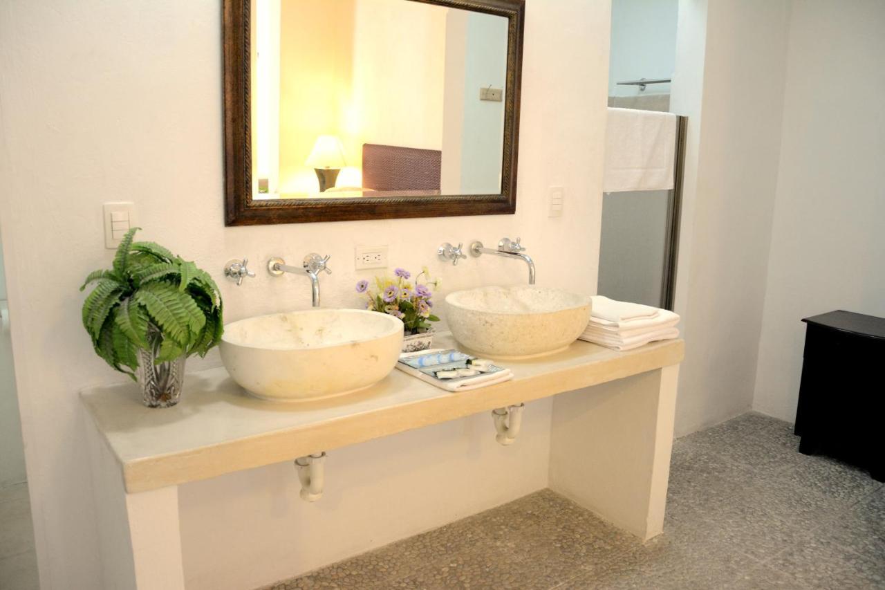 Hotel Mejorada Merida Bagian luar foto